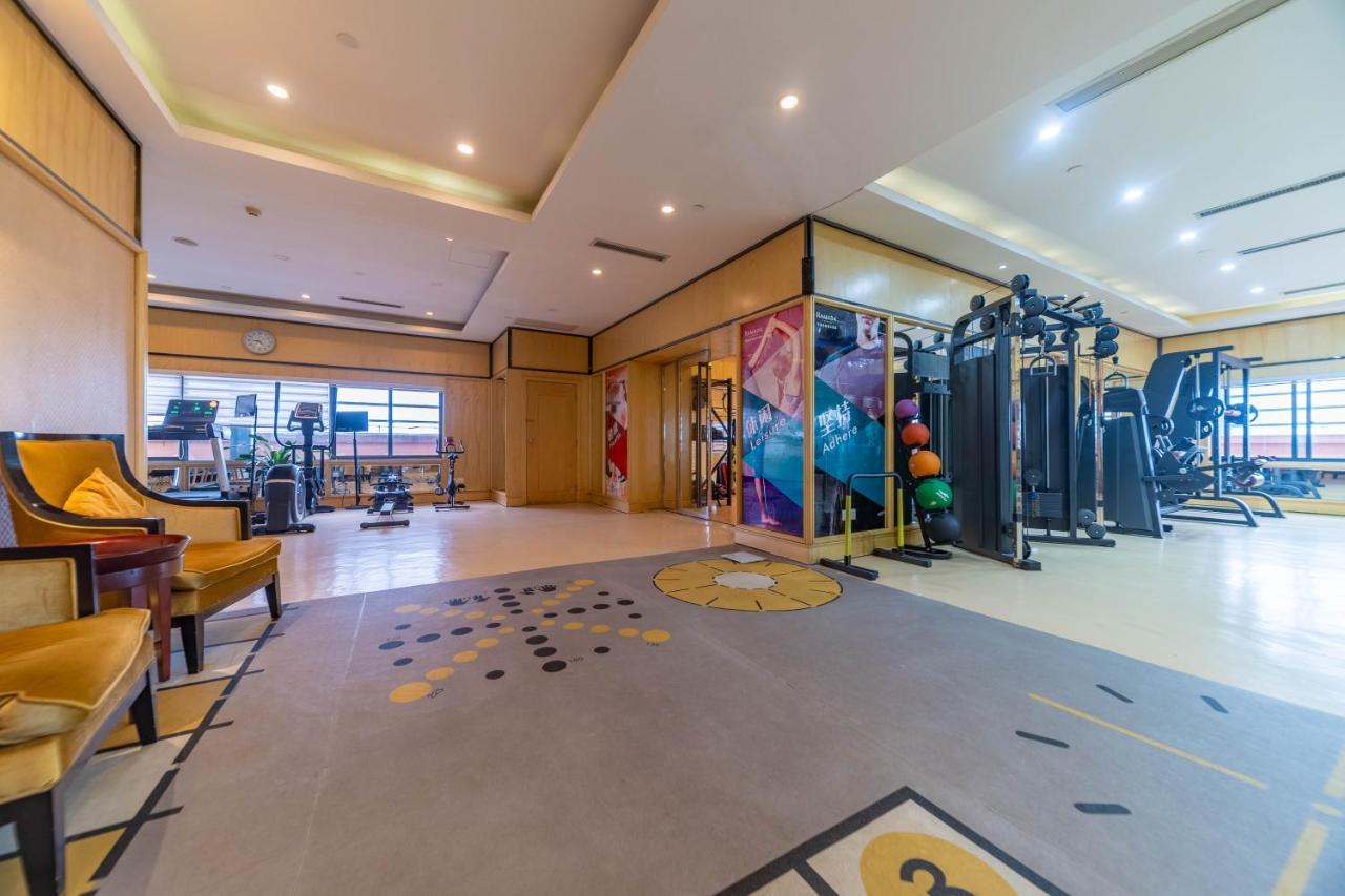 Ramada Yichang Hotel Экстерьер фото