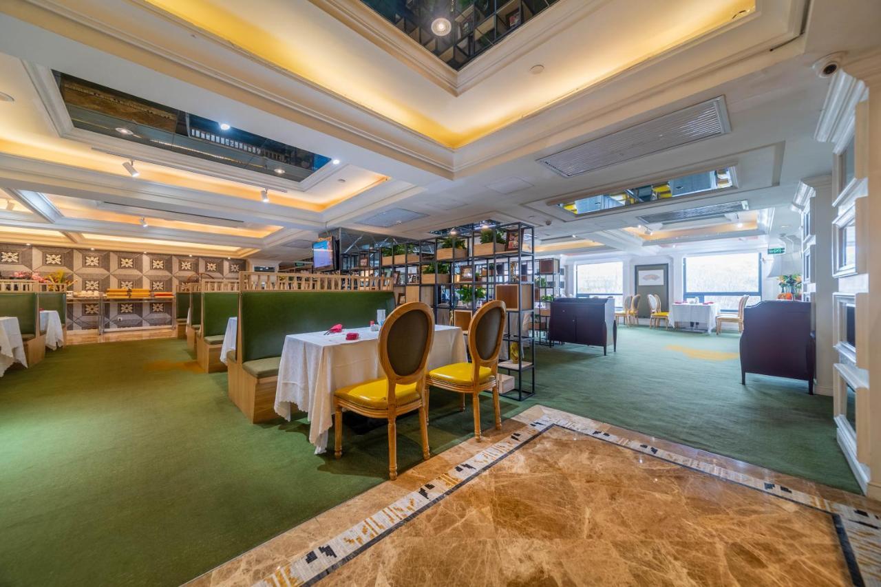 Ramada Yichang Hotel Экстерьер фото