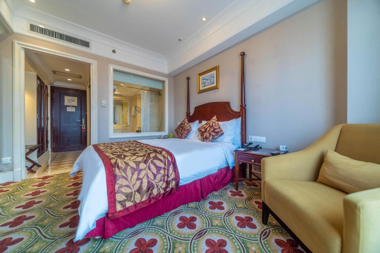 Ramada Yichang Hotel Экстерьер фото
