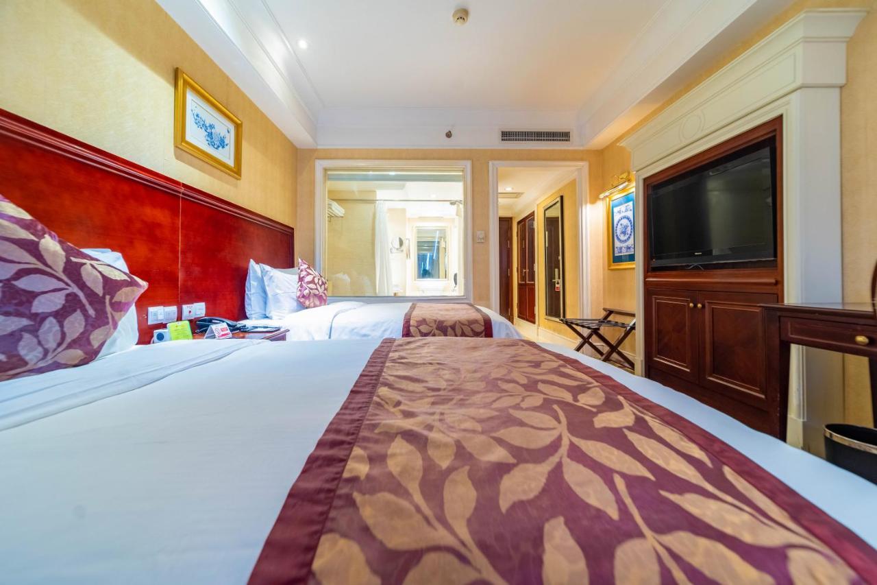 Ramada Yichang Hotel Экстерьер фото